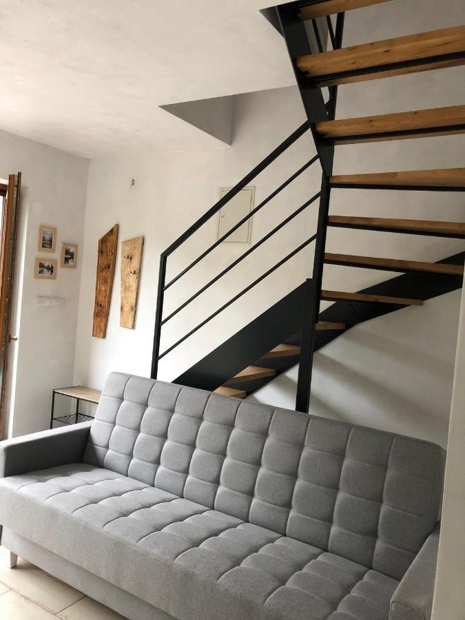Pod Lasem Czarny Mlyn Exteriér fotografie